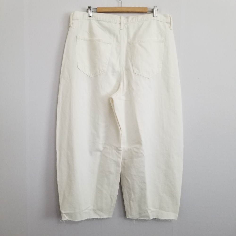 Universal Thread Cream Wide-Leg Jeans — High Rise Flare - Picture 5 of 9
